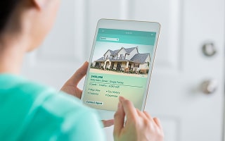 How Should Sellers Price Their Homes to Attract Buyers While Maximizing Value in North Dakota?